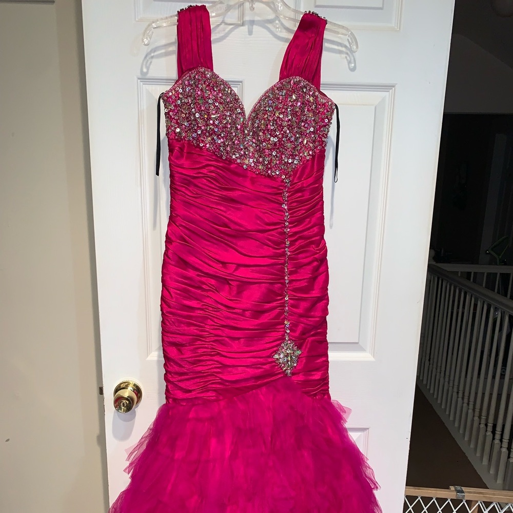 BELLA prom dress HOT PINK size 6